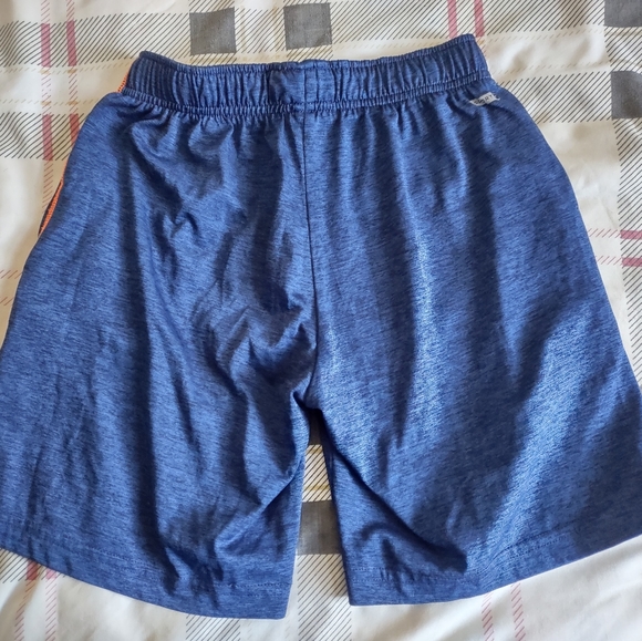 Old Navy Active Kids Short - Picture 6 of 6